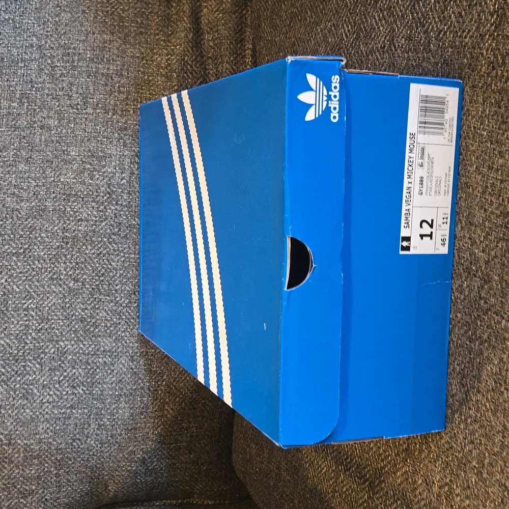 Samba Vegan x Mickey Mouse